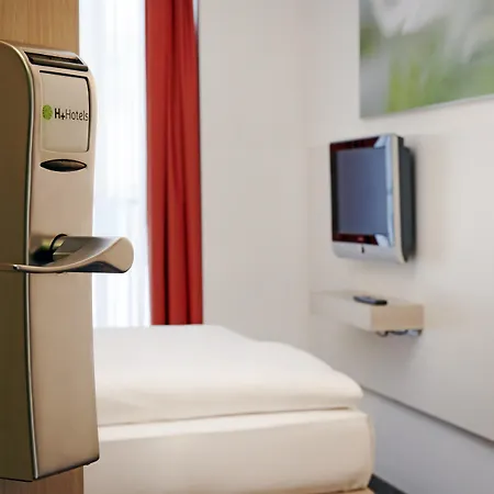 H+ Hotel Muenchen-3