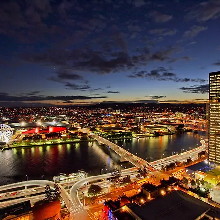 Oaks Brisbane Casino Tower Suites-2