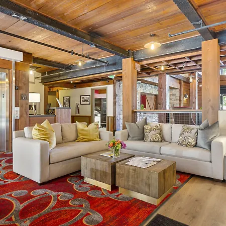 Silver Baron Lodge-2
