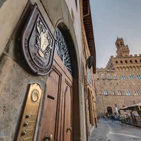 Boutique Hotel In Piazza Della Signoria-3
