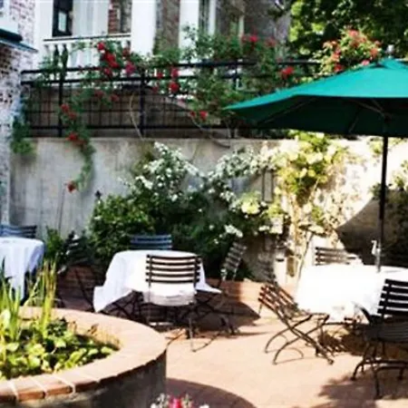 Ironclad Inn & Bourbon Room-3