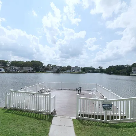 Seashire Inn & Suites-2
