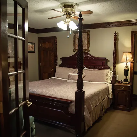 Williamsburg Sampler B & B-3
