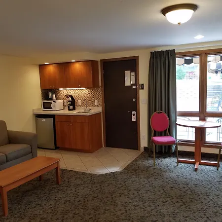Black Hawk Motel & Suites-3