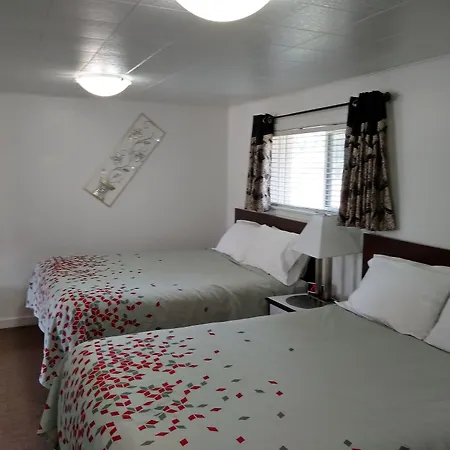 Holiday Motel Bend-3