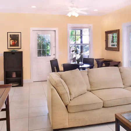 Travelers Palm Inn-2