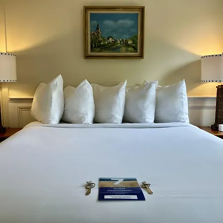 Inn At 7 Central-3