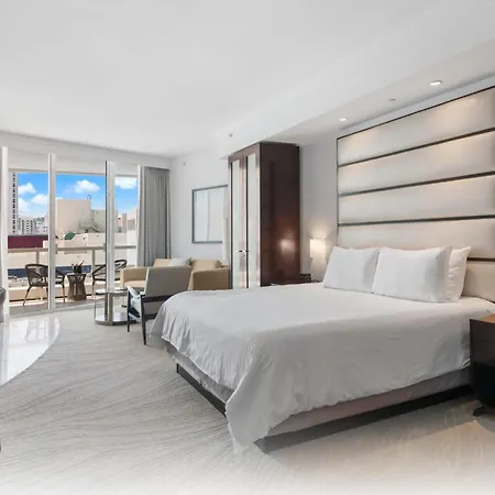Fontainebleau Resort Ocean Plus Bay View W Balcony-2