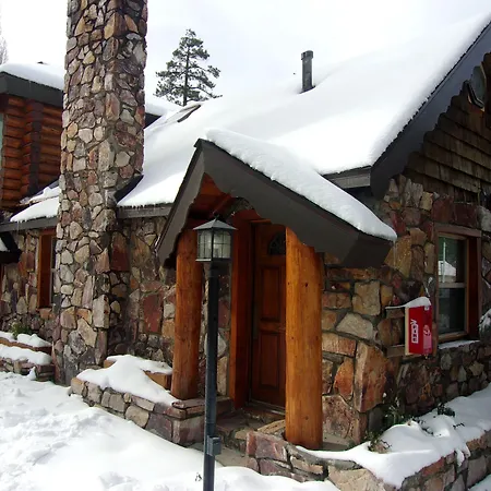 Embers Lodge & Cabins-2