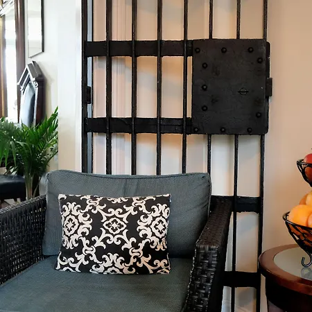 Jailhouse Inn-2