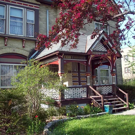 Manderley Bed & Breakfast Inn-2