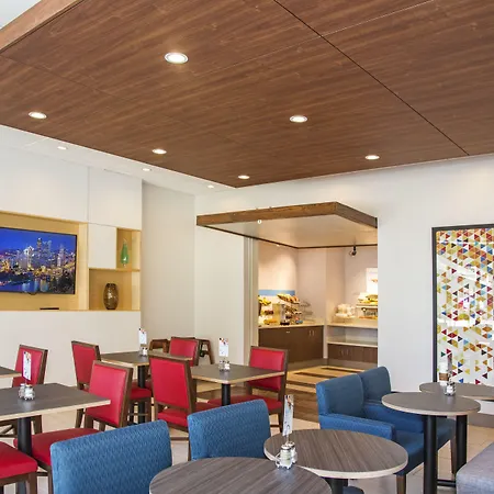 Holiday Inn Express & Suites Pittsburgh North Shore By Ihg-3