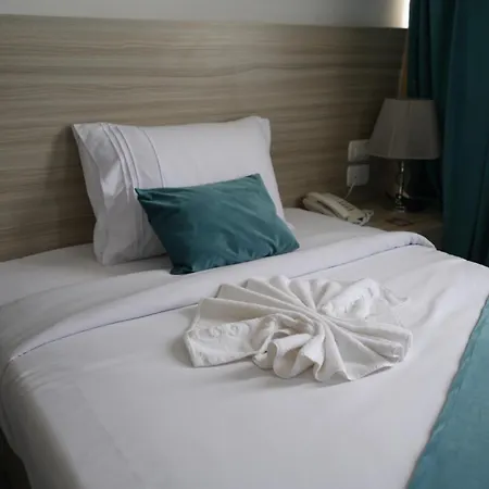 Mar Charbel Hotel Cairo-3