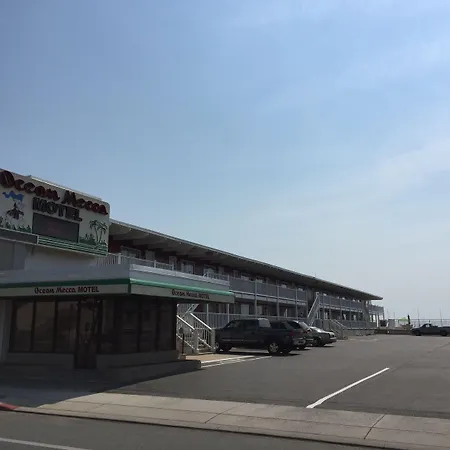 Fish Tales Boardwalk Inn & Ocean Mecca Motel-3