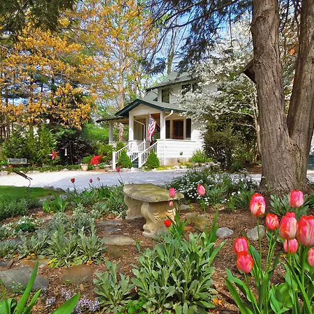 Oakland Cottage Bed And Breakfast-3