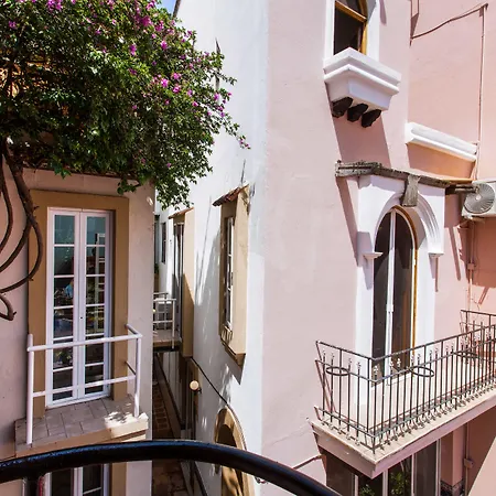 Garlands Del Rio Riverside Boutique Hotel-3
