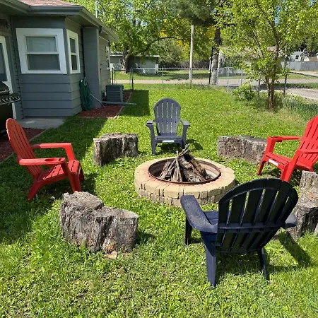 The Dells Den-2