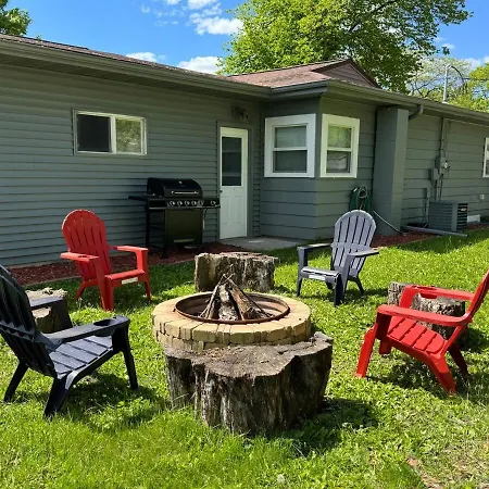 The Dells Den-3
