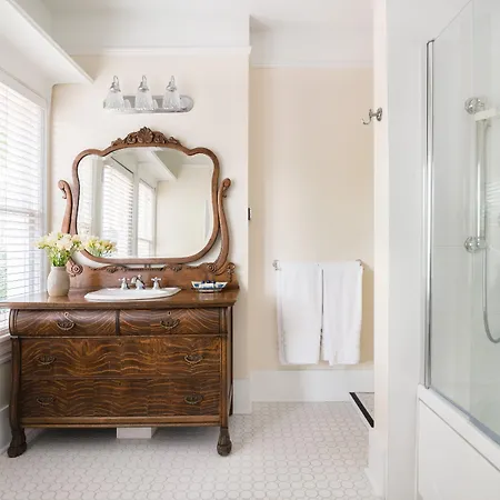 Chestnut Street Inn B&B-2