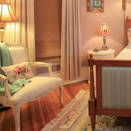 The Lion And The Rose Bed And Breakfast-2