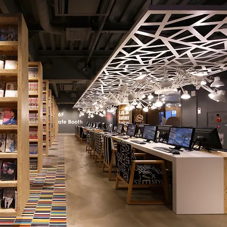 Booth Netcafe & Capsule-3