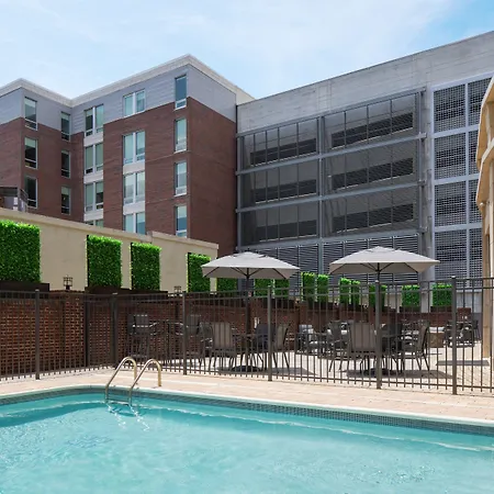 Fairfield Inn & Suites By Marriott Savannah Downtown Historic District-3