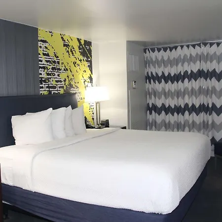 Comfort Inn & Suites Baltimore Inner Harbor-3