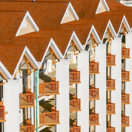 Grand Crowne Resort-3
