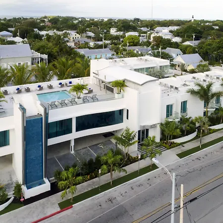H2O Suites- Adults Only-2