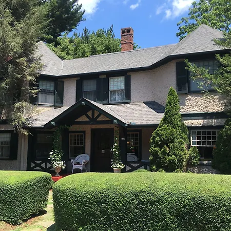 Pinecrest Bed & Breakfast-2