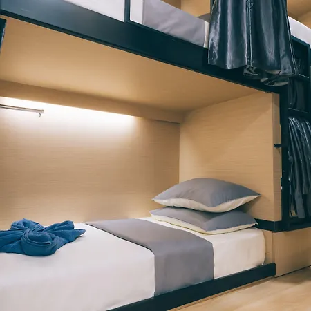 Wanderloft Capsule Hostel-3