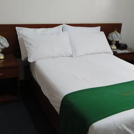 Hotel Americano - Torre Colpatria-3