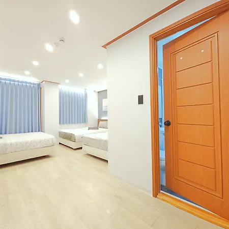 Myeongdong Rooftop Hostel-2