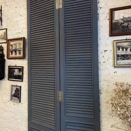 Central Old Town Cottage-2