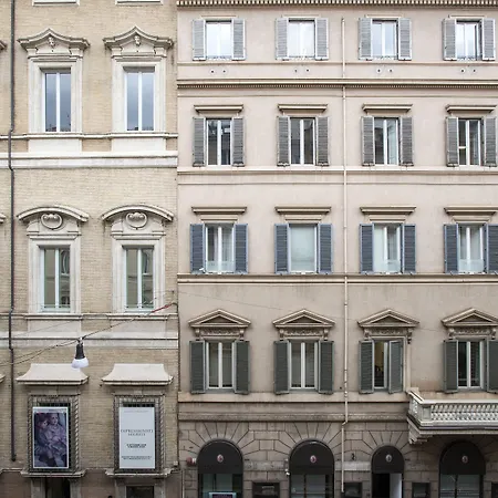 Amazing Piazza Venezia Suites-3