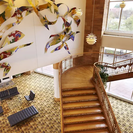 Graduate By Hilton Cincinnati-3