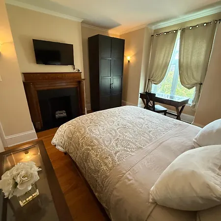 The Century House Bed And Breakfast Ottawa-3