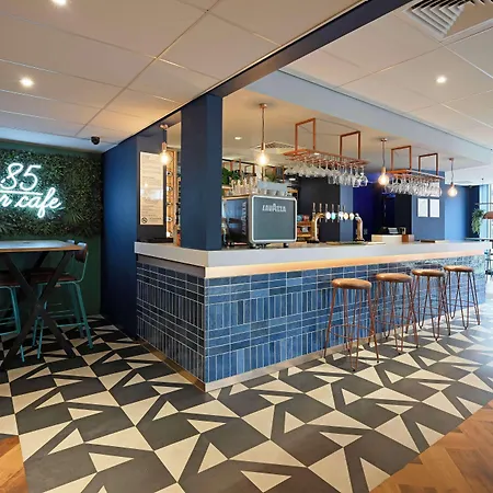 Travelodge London Waterloo Hotel-2