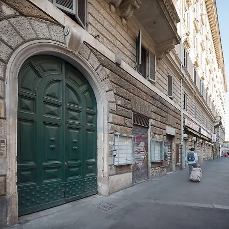 Roma Station House-3