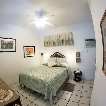 Baldwin'S Guest House Cozumel-2