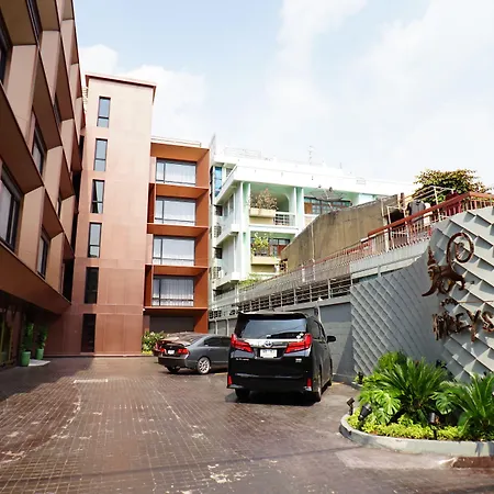 4 Monkeys Hotel-2