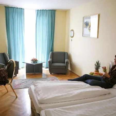 Hotel Bara Budapest-3