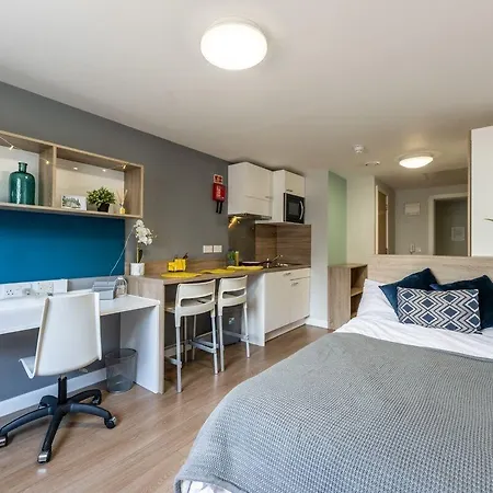 Joivy Affordable Edinburgh - Adults Only-2