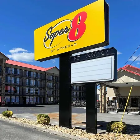 Super 8 By Wyndham Pigeon Forge Downtown-2