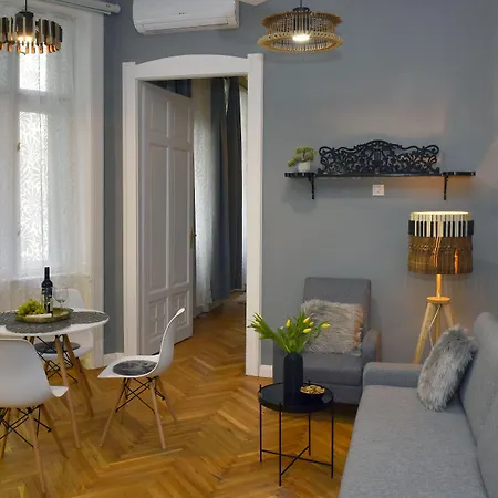 Walk Inn Vaci 78-3