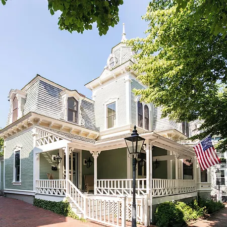 The Swain House At 21 Broad-3