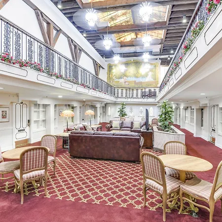 Plaza Suites Downtown New Orleans-3