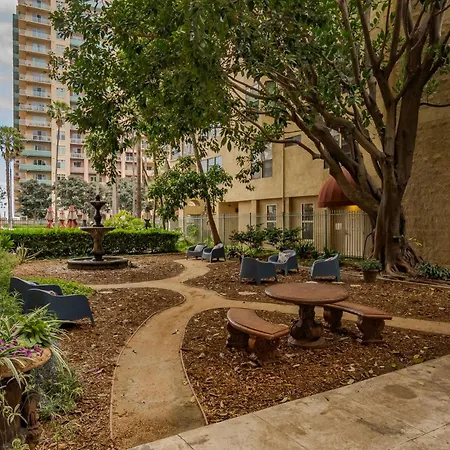 Ocean-View 1Br Condo In Historic Cooper Arms-3