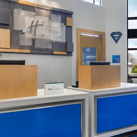 Holiday Inn Express Windsor Waterfront By Ihg-3