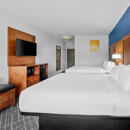 Comfort Inn & Suites Plainville-Foxboro-3